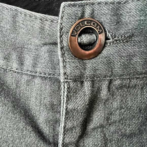 Volcom Youth True To This Shorts Gray Size 26 Front Cotton Blend Chino - Picture 3 of 7